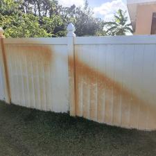 vero-beach-house-fence-cleaning 1