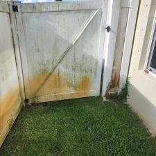 vero-beach-house-fence-cleaning 2